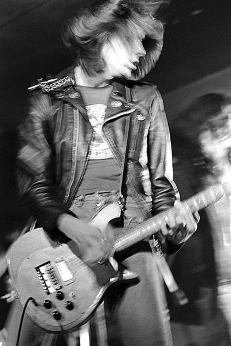 Johnny Ramone live with The Ramones on July 1, 1977 in Kelly's Pub, St. Paul, MN. 