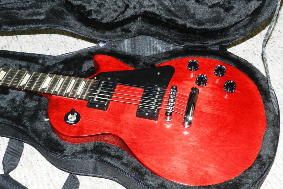 5 Easy Guitar Care Tips for Beginners Spinditty