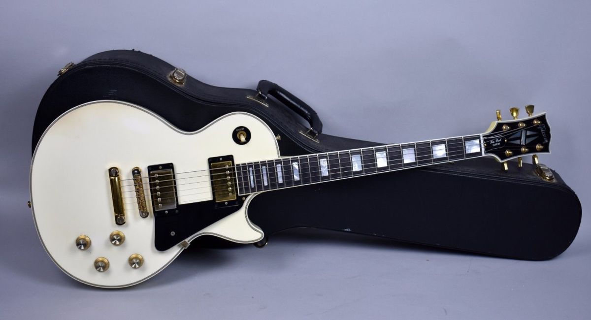 Gibson Les Paul Custom in Alpine White