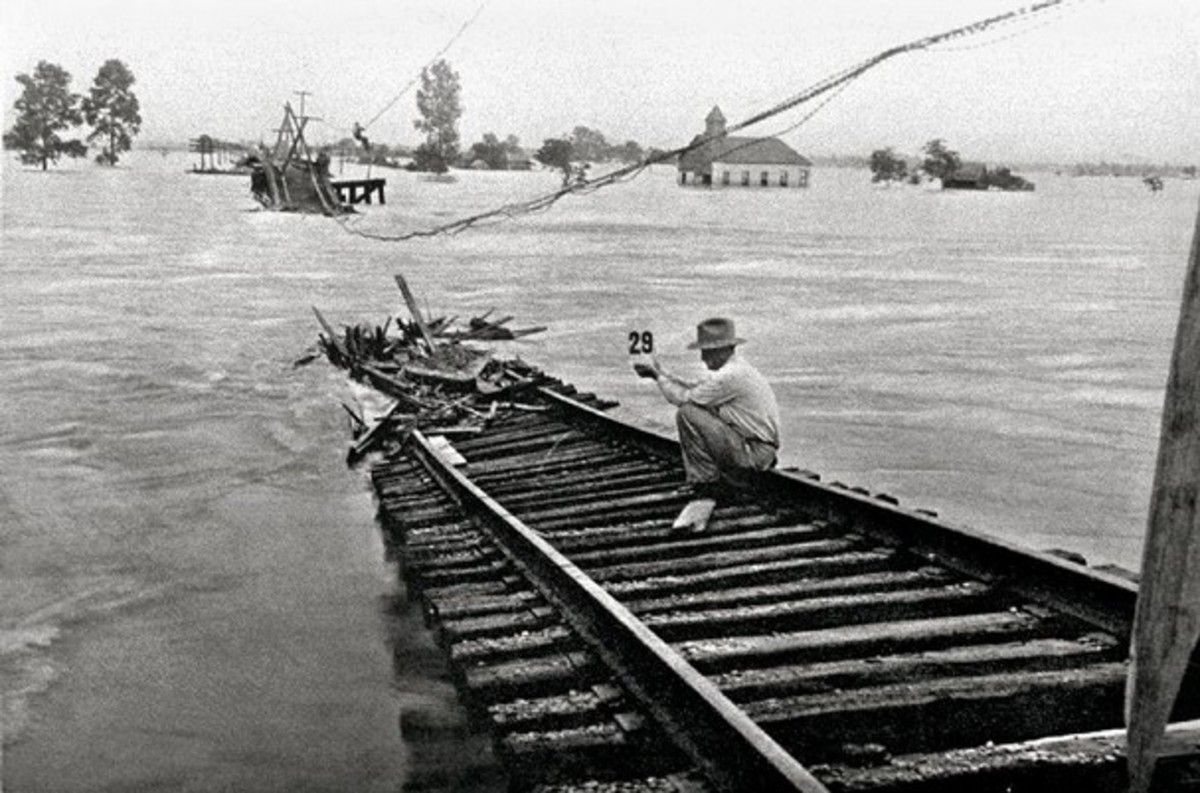 The Great Mississippi Flood of 1927 killed 500 people, displaced more than 700,000, and caused close to $1 billion in damage.