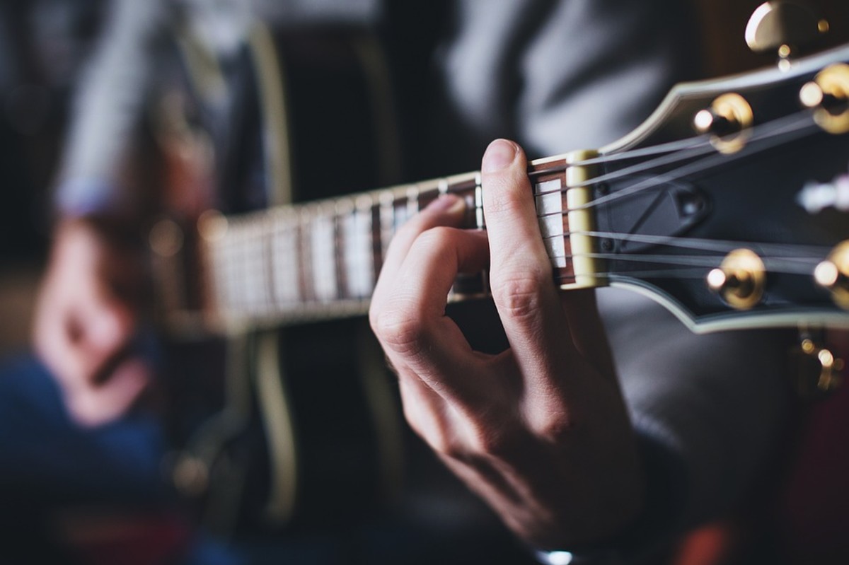 4 Guitar Playing Tips to Have Better Tone (Without Using Pedals or Amps)