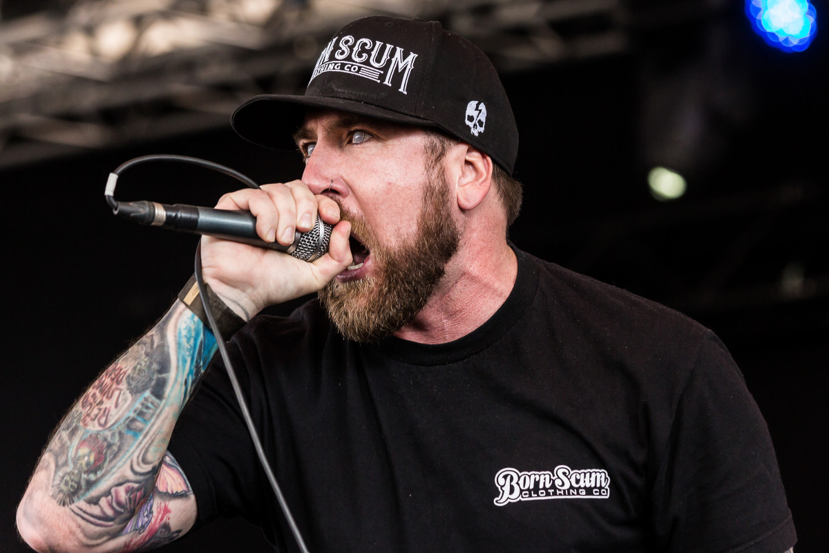 Nu metal vocalists often growl and scream into the microphone. 