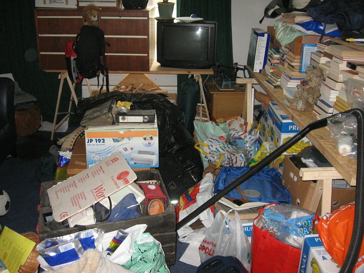 Having to sidestep junk and navigate through piles of clutter in your home is bound to have an impact on your stress levels. 