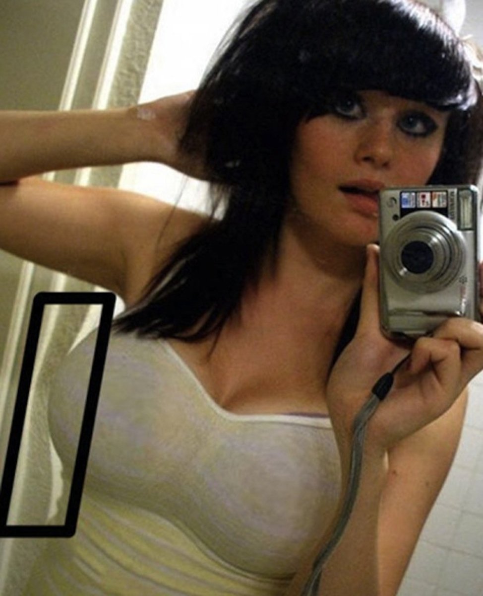 This infamous photo shows how some women's good looks actually alter objects around them!