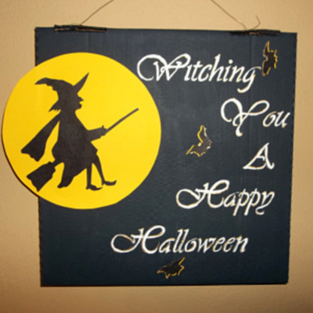 How To Make A Witchy Halloween Decoration Out Of A Pizza Box Holidappy Celebrations