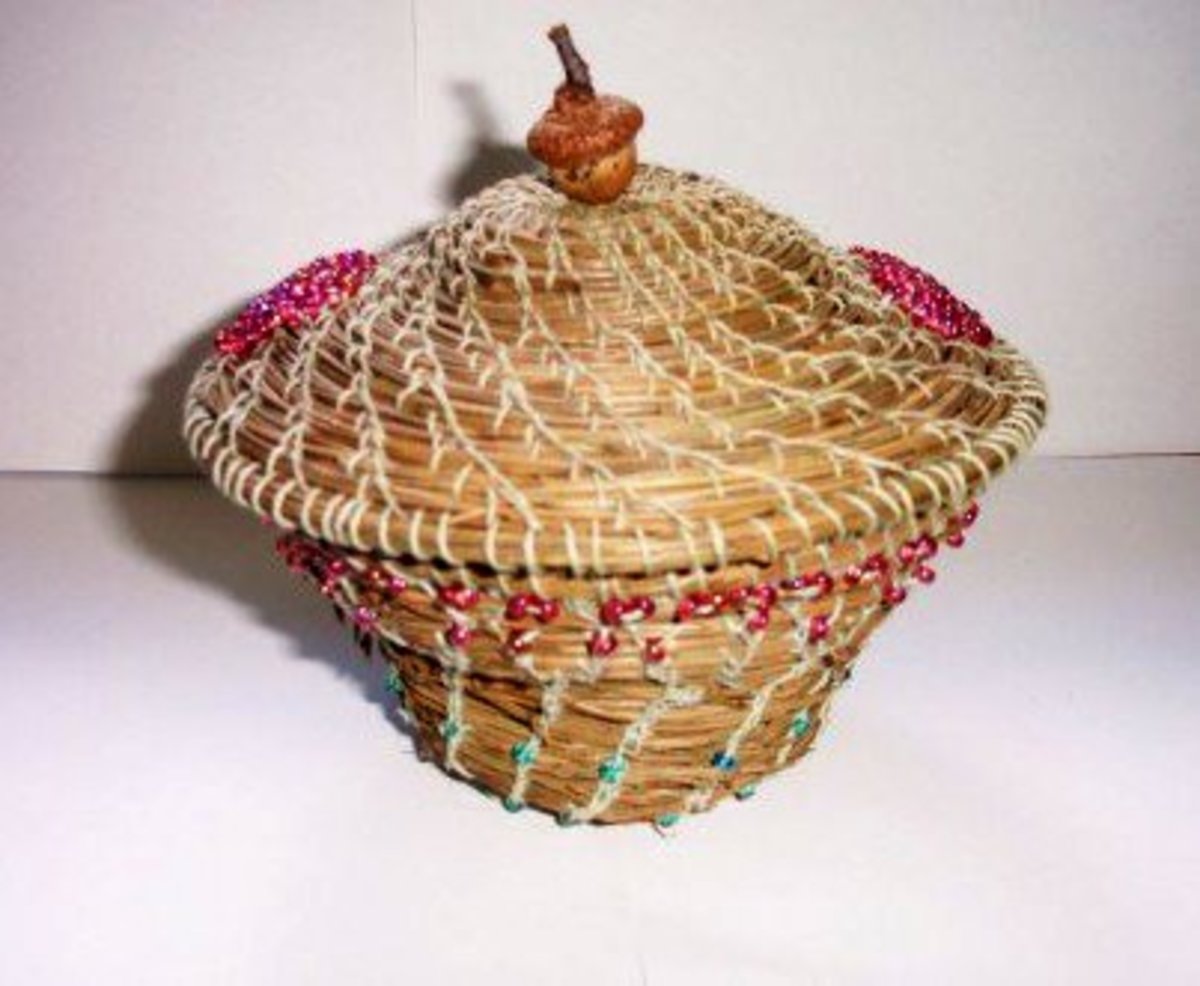 https://images.saymedia-content.com/.image/t_share/MTc1MDA5OTU1NjcyMzAzNDAz/pine-needle-baskets.jpg