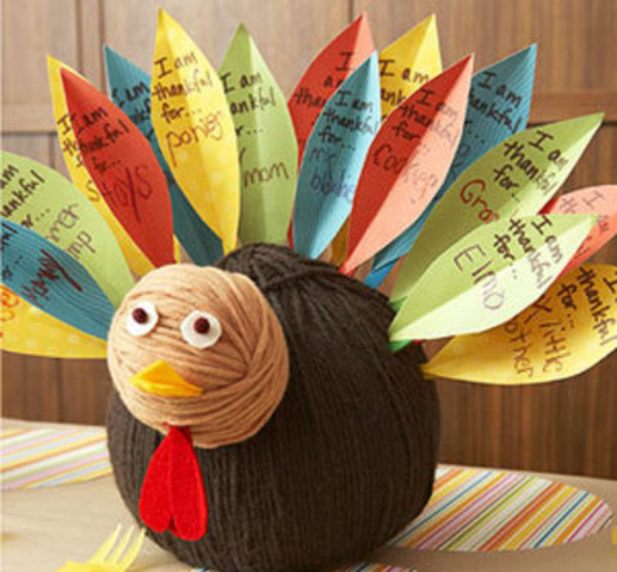 40 Best Thanksgiving Arts and Crafts - FeltMagnet - Crafts