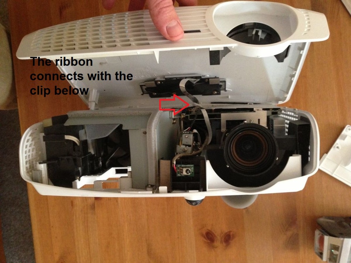 how-to-clean-dismantle-inside-optoma-hd20-projector-to-stop-colour-wheel-flickering