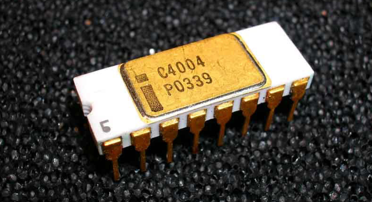 The Intel C4004 microprocessor initiated the 4th computer generation