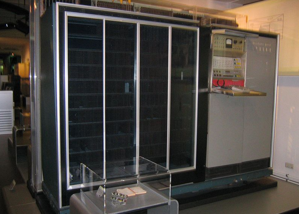 Computer History: Classification of Generations of Computers - HubPages