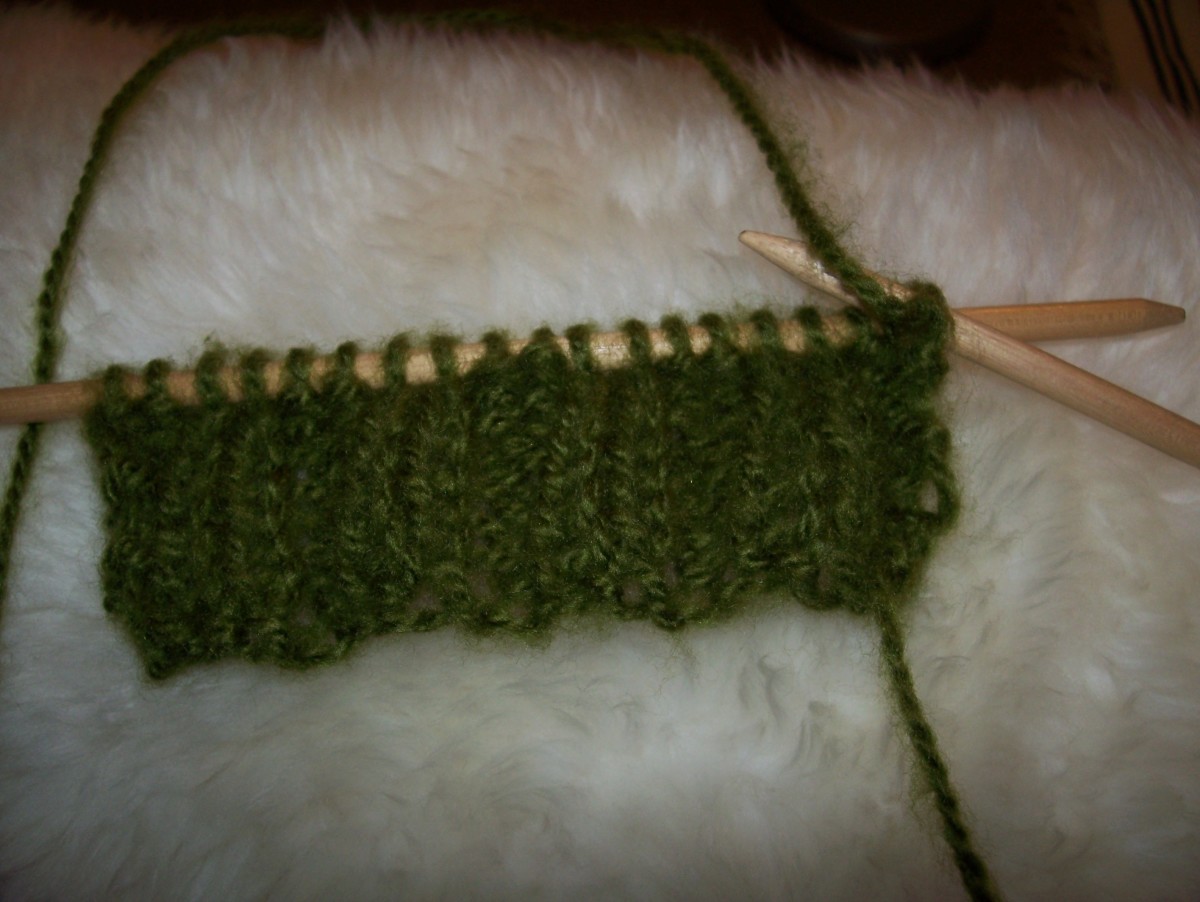 Ribbed Scarf after a few rows.