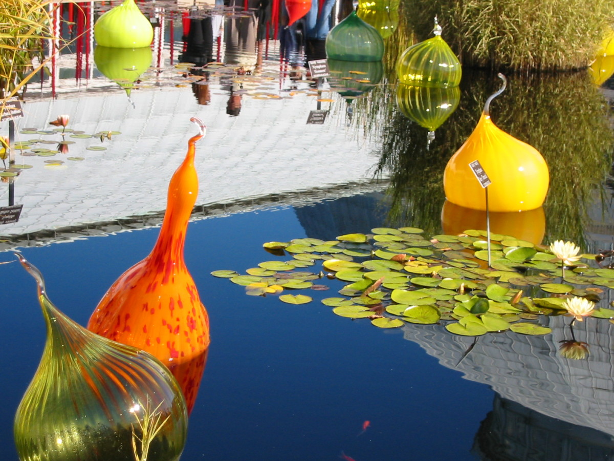 chihuly-glass-sculptures-at-the-bronx-botanical-garden