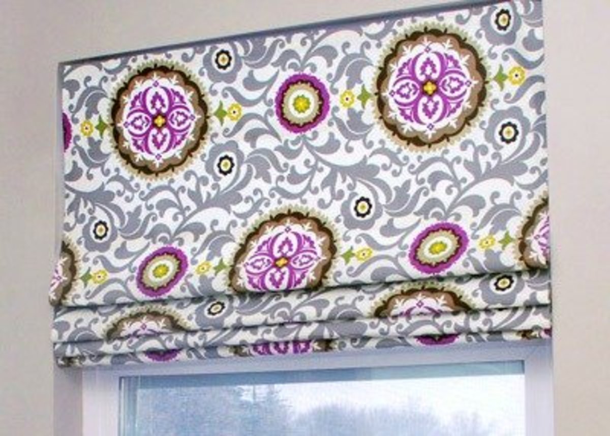 Roman shades have a pretty, pleated look, and this pattern doesn't require any sewing!