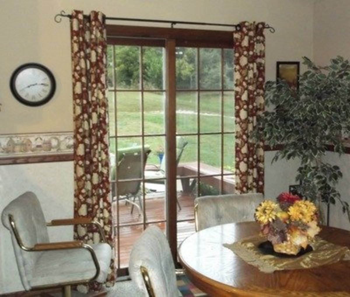 Here's another grommet pattern. These curtains flow so smoothly on the rod!