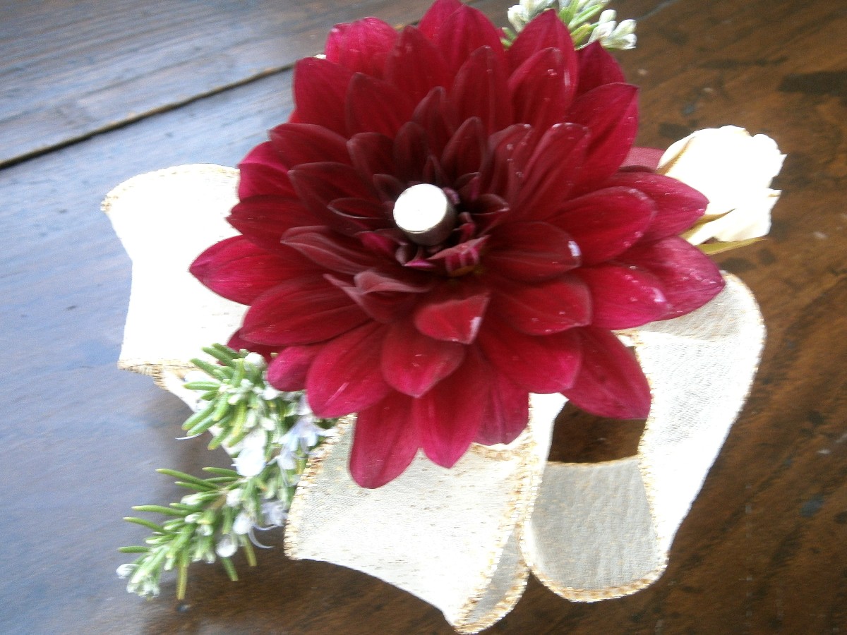 How to Make Corsages and Boutonnieres