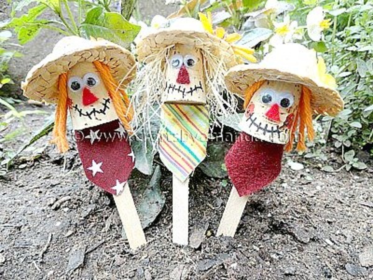 Easy DIY Popsicle Stick Scarecrow Craft for Preschoolers