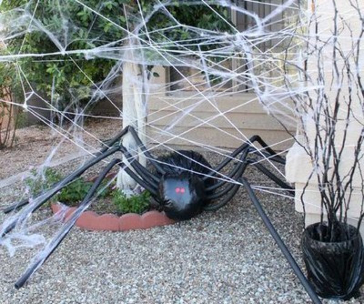 If little spiders aren't doing it for you, try making this gigantic one!