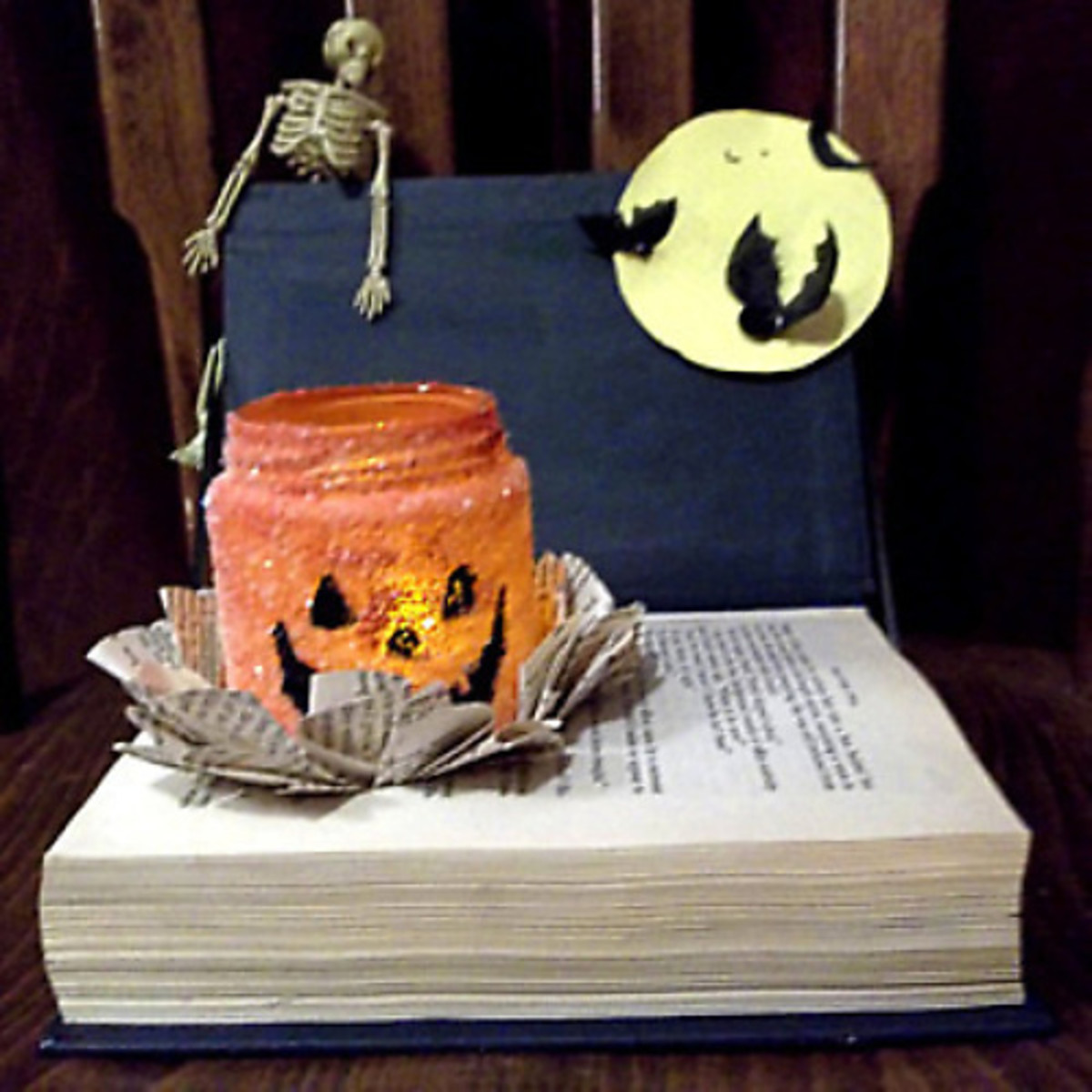 book-craft-halloween-decoration