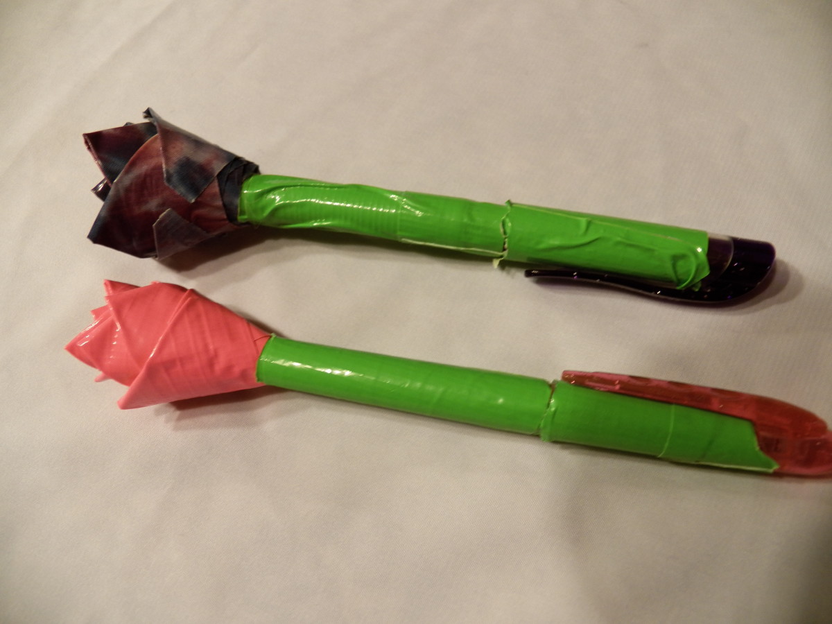 Step 8. Make a stem on your duct tape flower by wrapping the pen, pencil, or straw with green duct tape. Be careful not to wrap the place where the pen cap goes on.