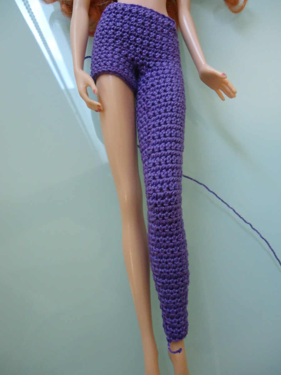 This photo shows the leggings with just one leg done and the other leg with a few Rnds started.