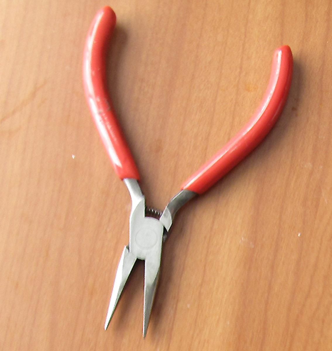 chain-nose pliers