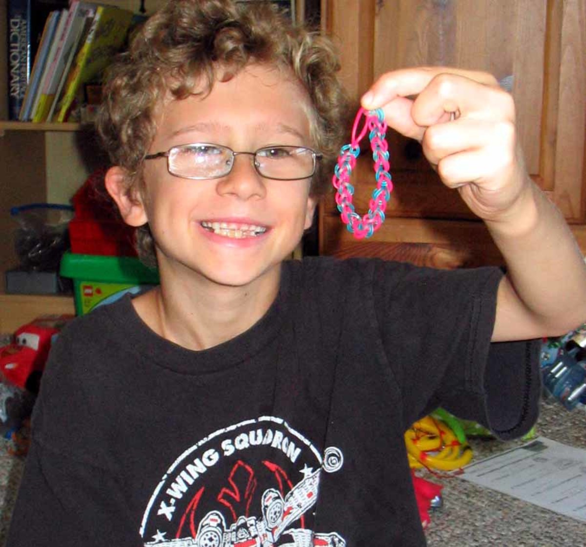 35 Cool Ways to Make Rainbow Loom Bracelets  Designs and Patterns