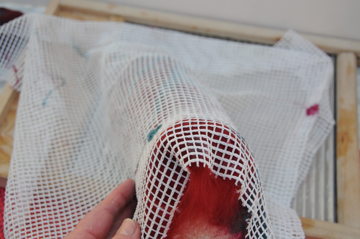 Place the netting around the edge of the foot, smooth them over to the foot and rub gently.