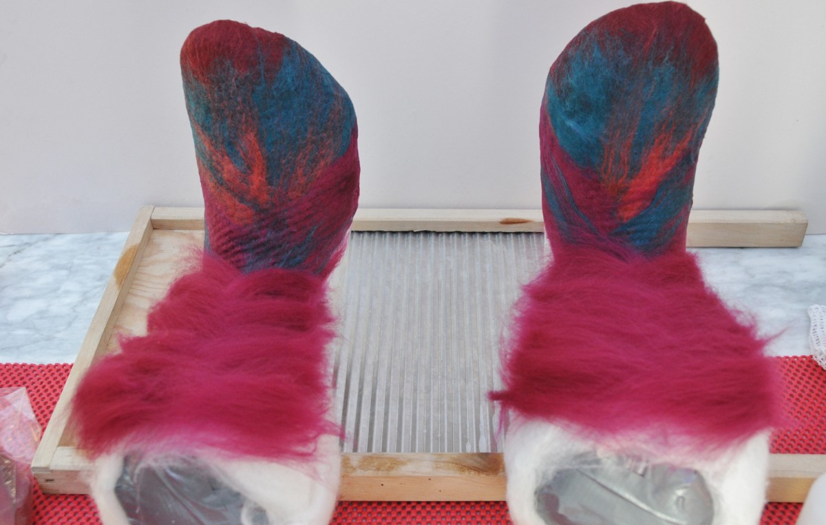 How to Make Wet Felted Slippers Using Duct Tape Shoe Lasts