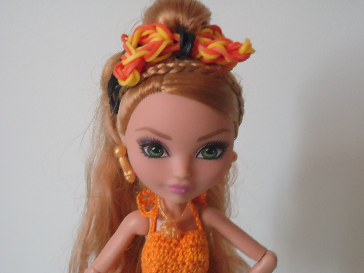 Rainbow Loom Doll Hair Bow Charm on Ashlynn Ella