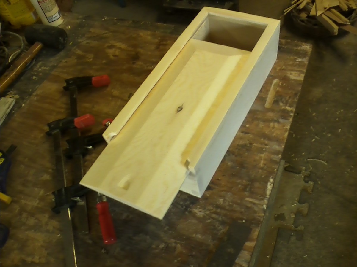 How to Build a Vintage Wooden Candle Box