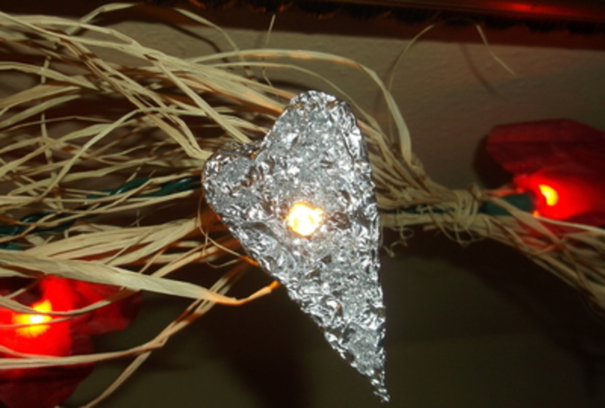 how-to-make-a-lighted-raffia-valentine-garland