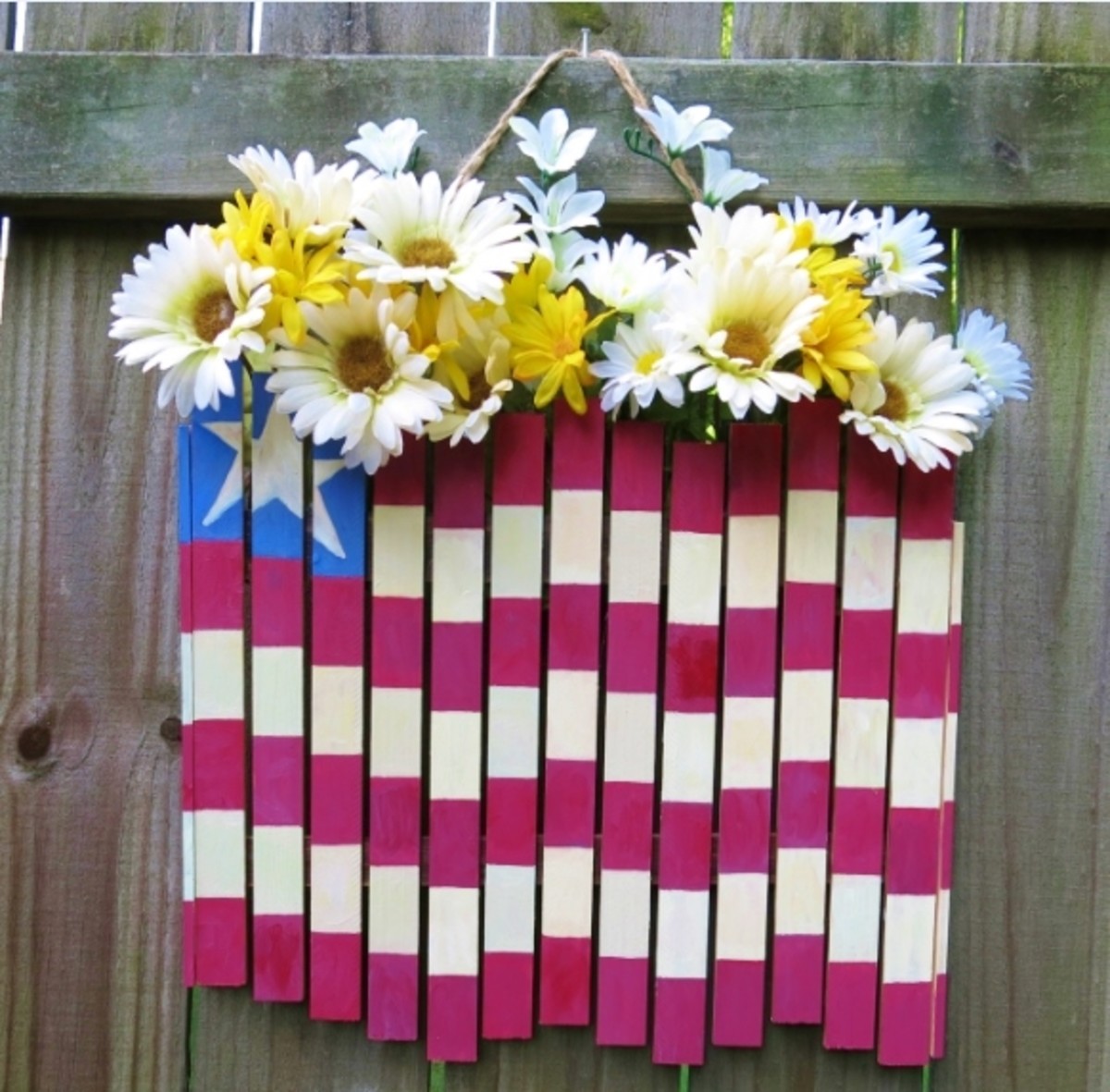 diy-craft-tutorial-4th-of-july-patriotic-flag-door-or-wall-decoration