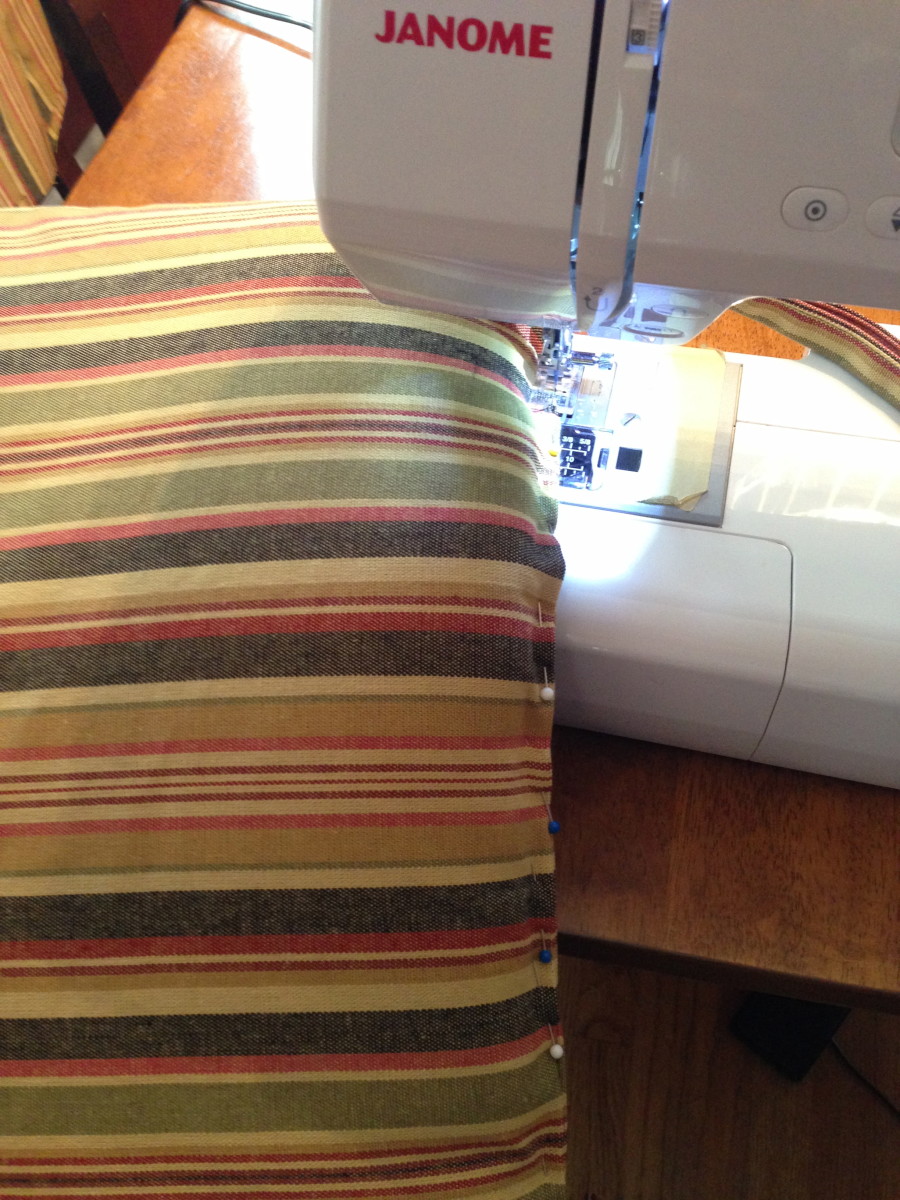 How to Sew a Cushion Cover With Ties