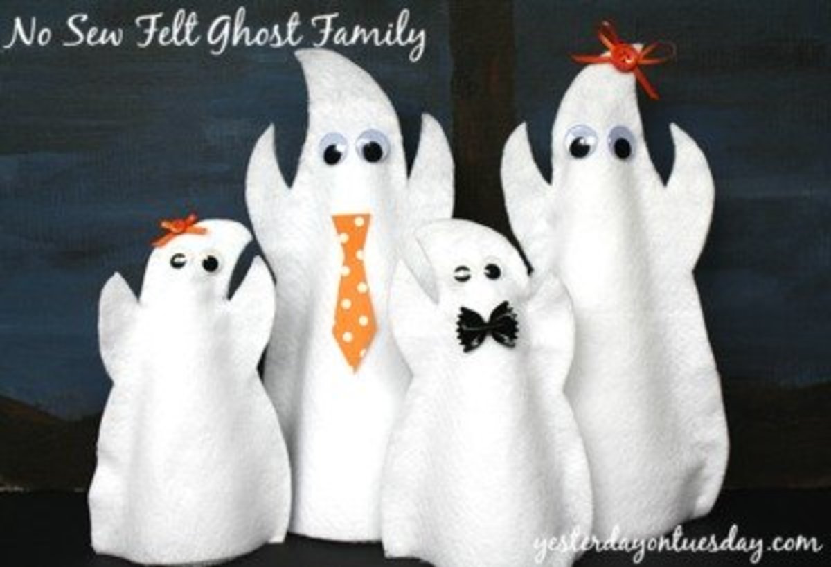 No-Sew Felt Ghost Family