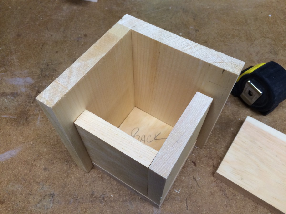Just like the other nest boxes, one side opens by pivoting on two screws for access to the interior.