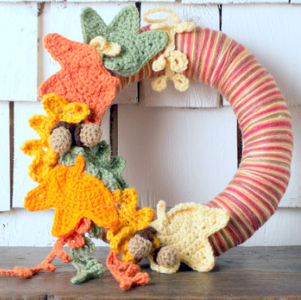 Yarn-wrapped wreath
