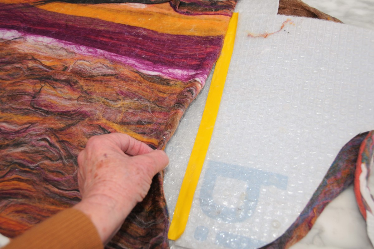 How to Make a Wet Felted Spiral Bag