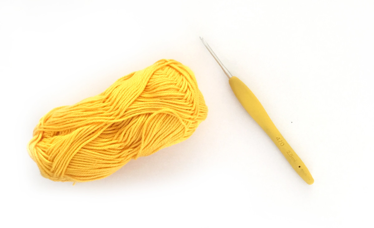 Crochet hook & yarn
