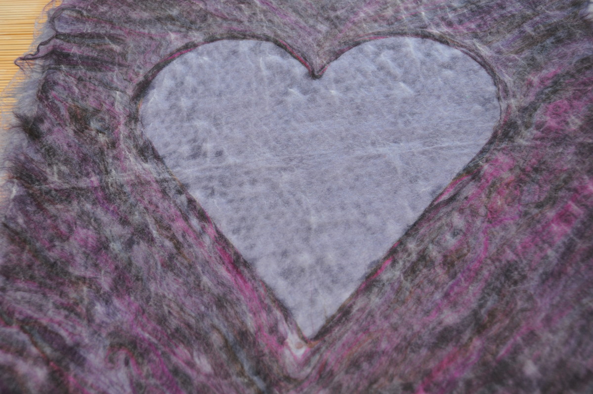 how-to-make-wet-felted-heart-cushions-for-valentines-day
