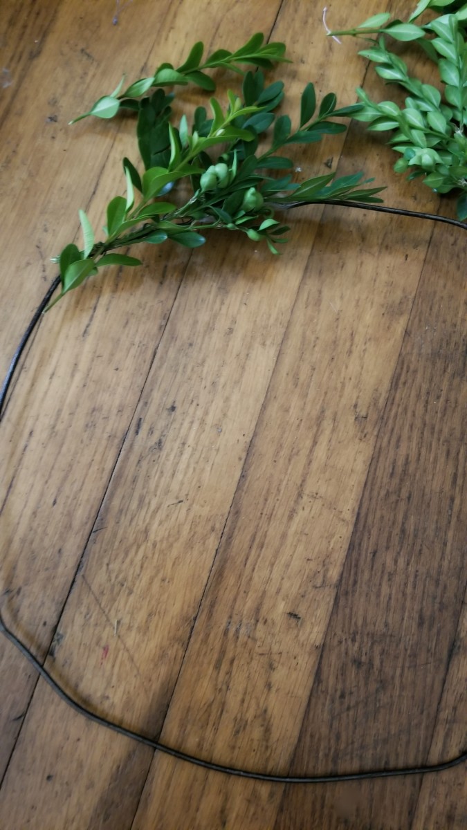 Simple and Easy DIY Boxwood and Dried Rose Wreath - FeltMagnet