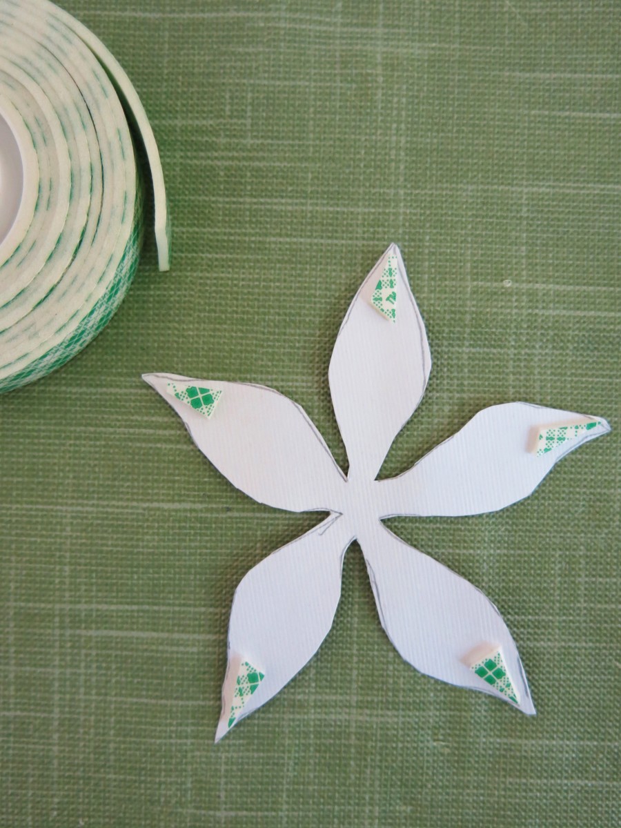 how-to-make-a-poinsettia-christmas-card-without-any-special-equipment