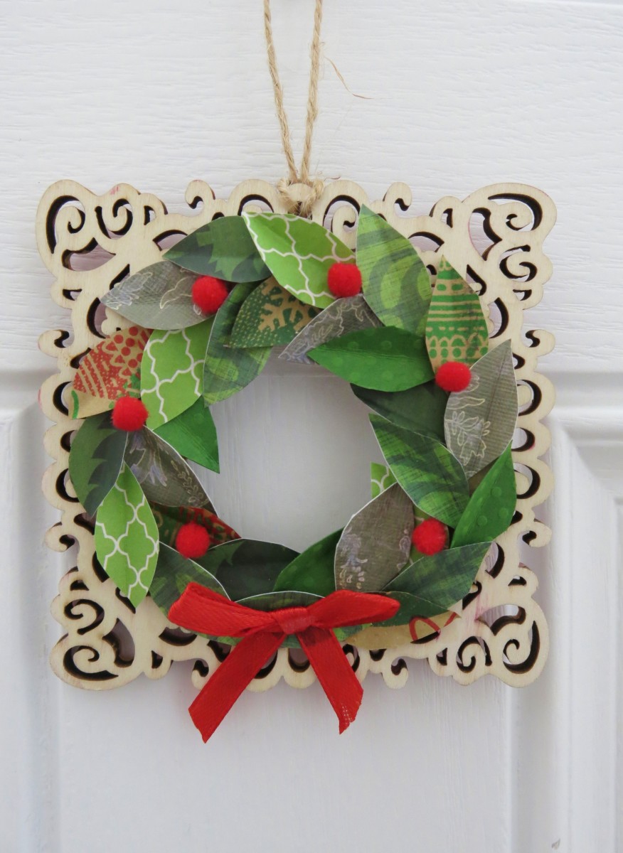 diy-holiday-craft-how-to-make-a-farmhouse-wreath-christmas-ornament-using-scrap-paper