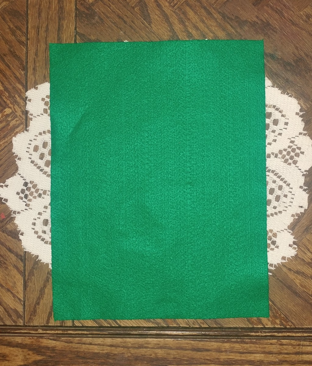 One green felt sheet is perfect for this DIY banner.