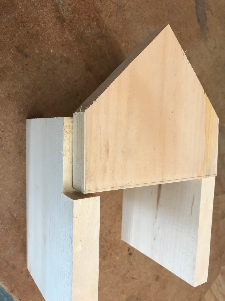 The back section fits into notches cut in the side pieces