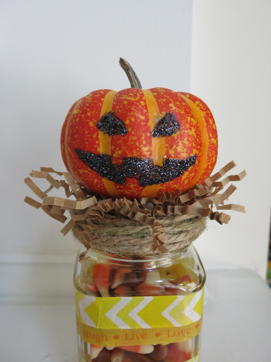 diy-pumpkin-or-sugar-skull-halloween-treat-jar