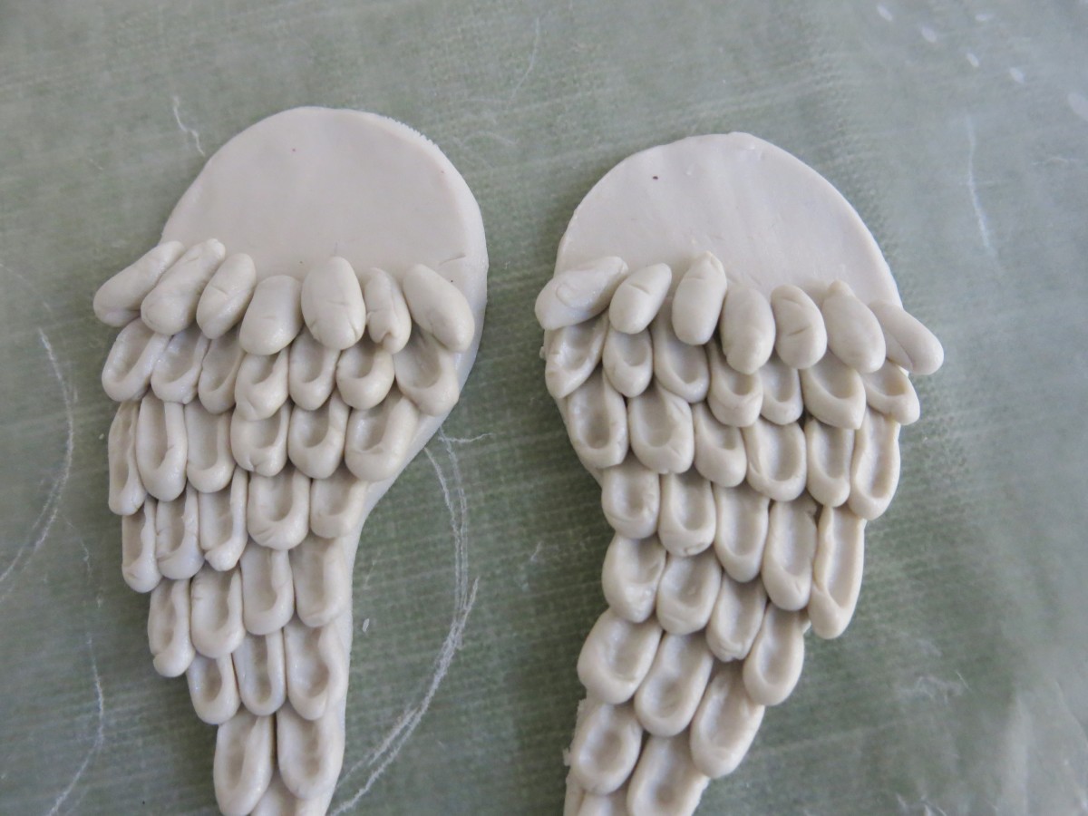 how-to-make-an-angel-wings-christmas-ornament-with-polymer-clay