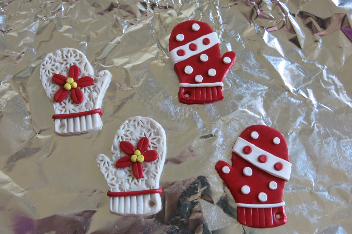 diy-holiday-craft-cozy-clay-mittens-christmas-tree-ornament