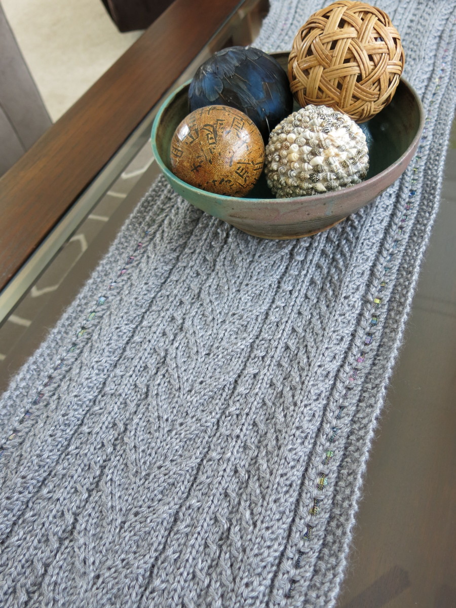 Free Knitting Pattern Lace and Cables Table Runner