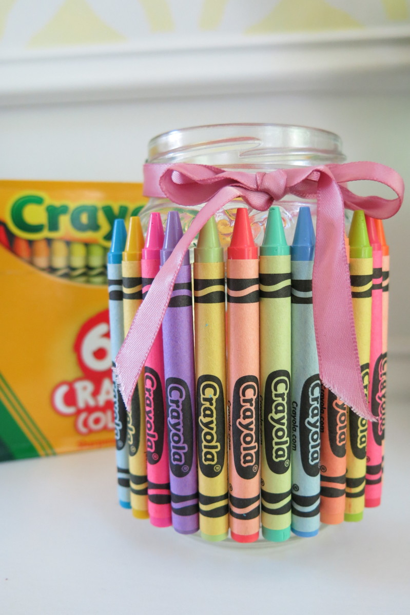 You can choose any color scheme you like for your crayon jars.