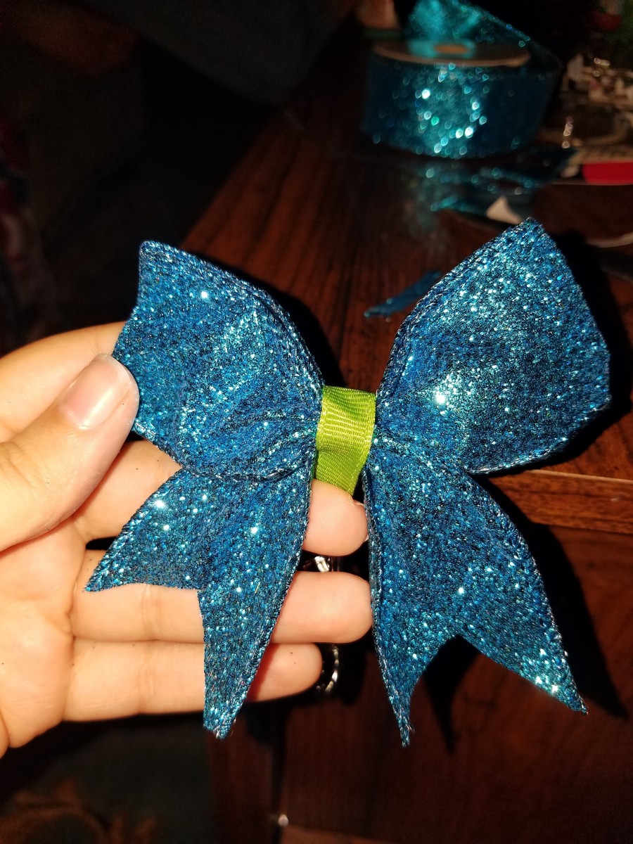 how-to-make-a-bow-keychain-cheer-gift